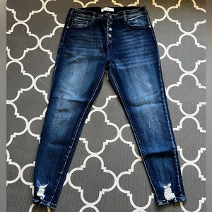 Kancan Estilo Button Up Ankle Skinny Jeans